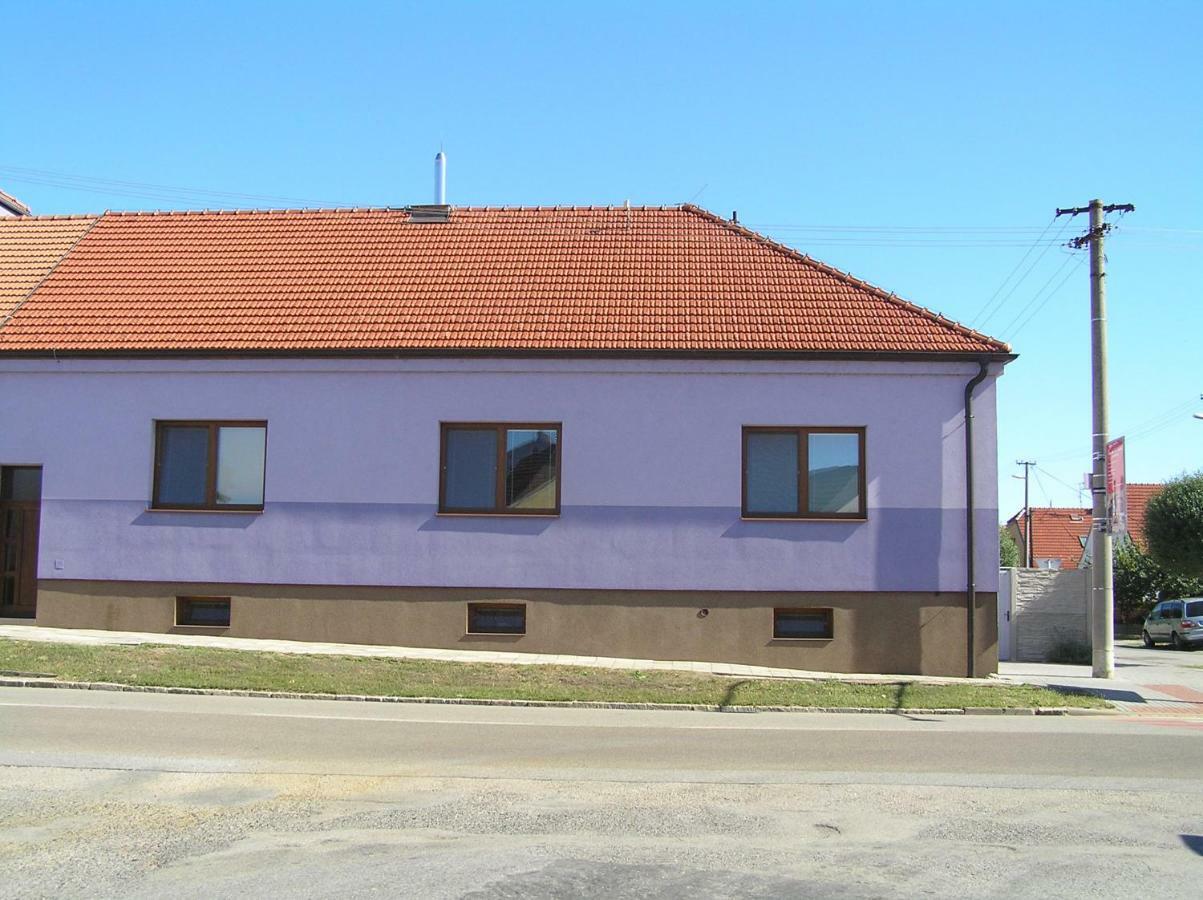 U Kocura Villa Podivin Exterior photo