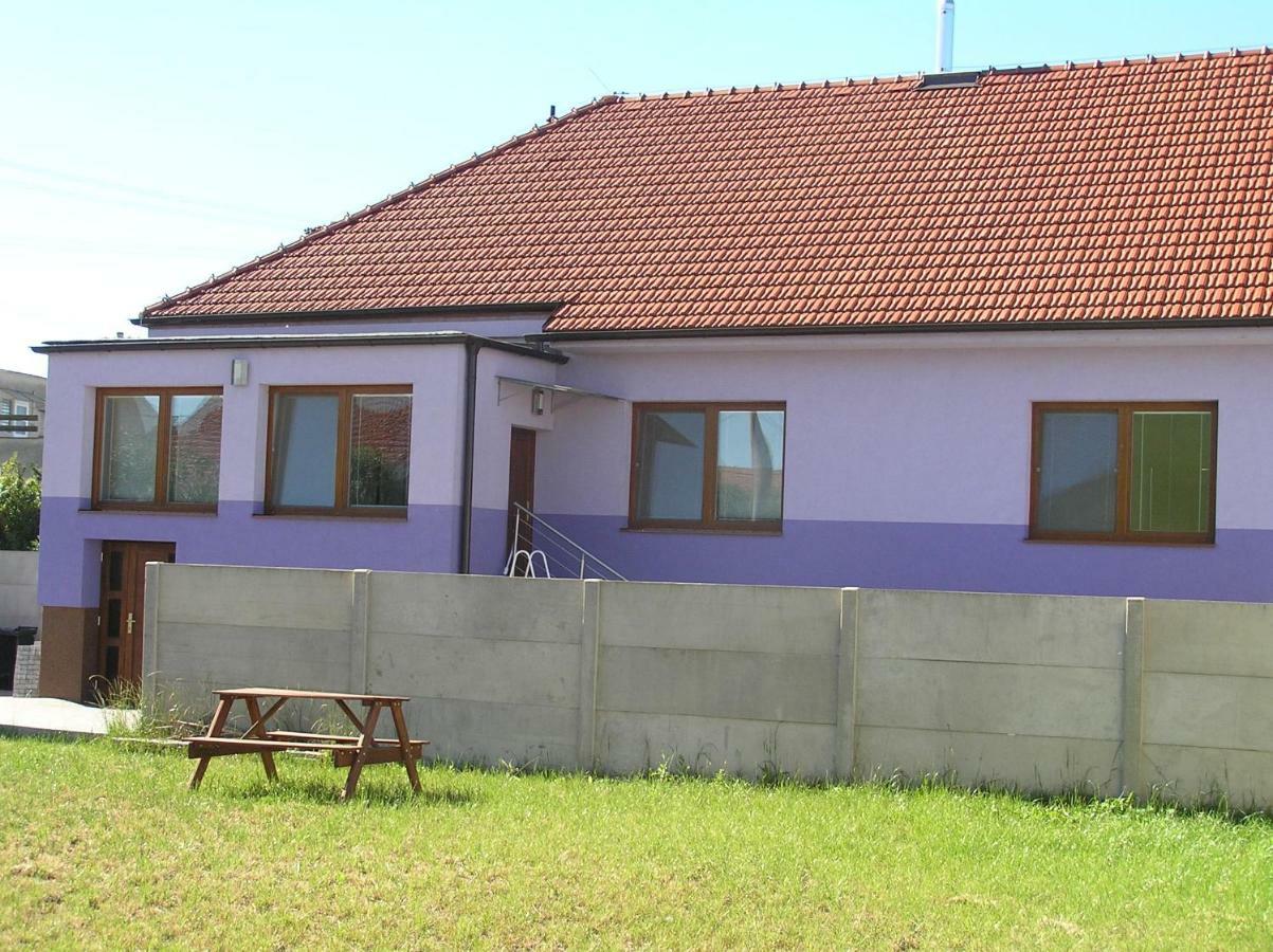 U Kocura Villa Podivin Exterior photo